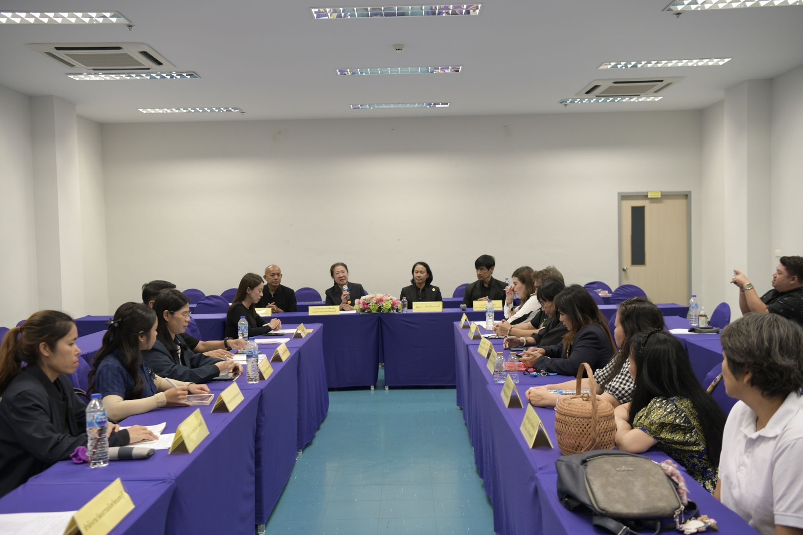 พช. นนทบุรี ร่วมประชุมขับเคลื่อนงานเครือข่าย OTOP จังหวัดนนทบุรี ณ ศูนย์ OTOP นนทบุรี