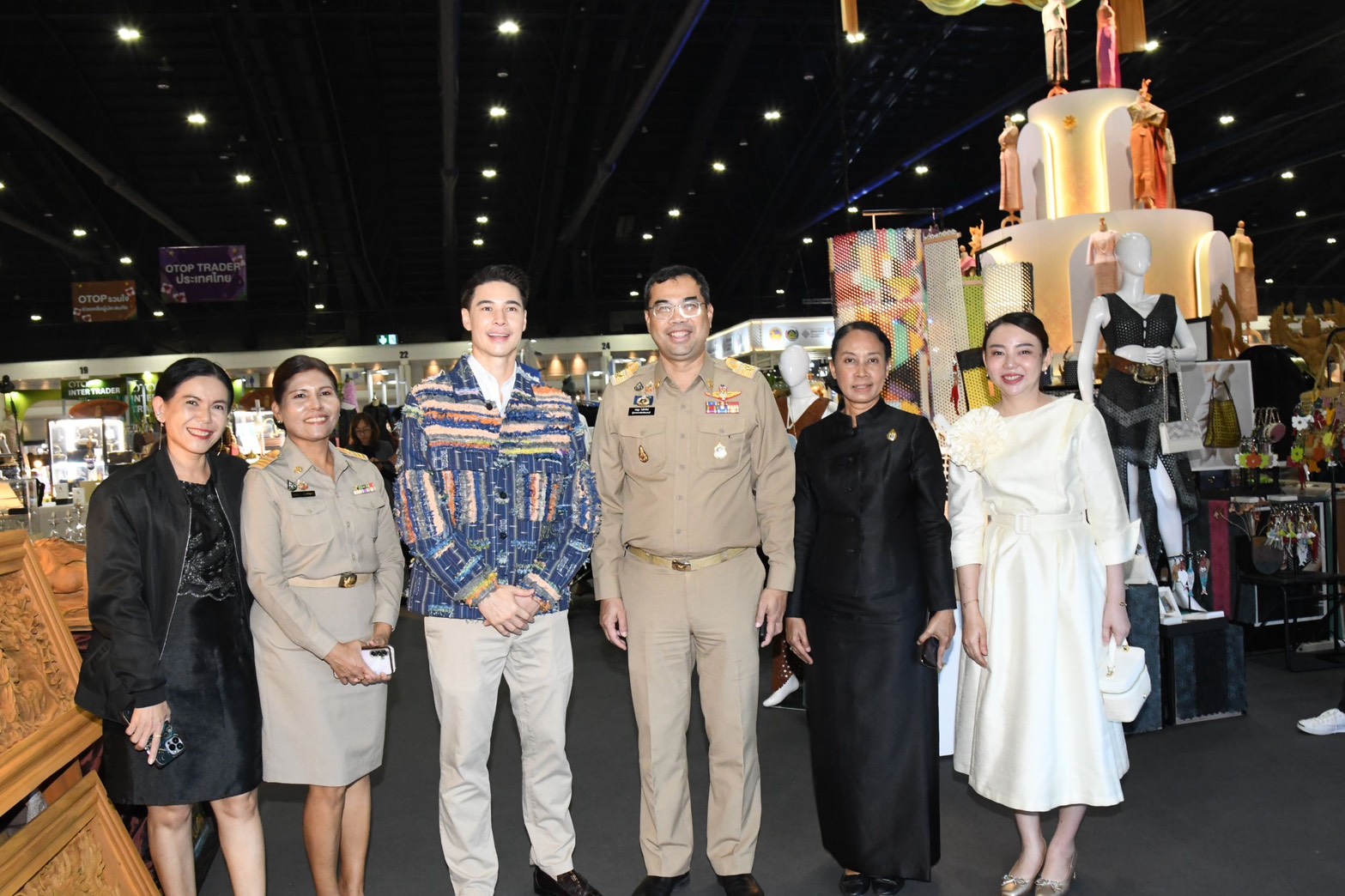 ผู้ว่านนท์ ร่วมเปิดงาน OTOP CITY 2025 สุดยิ่งใหญ่ ส่งต่อความสุขผ่านของขวัญ OTOP ส่งท้ายปี