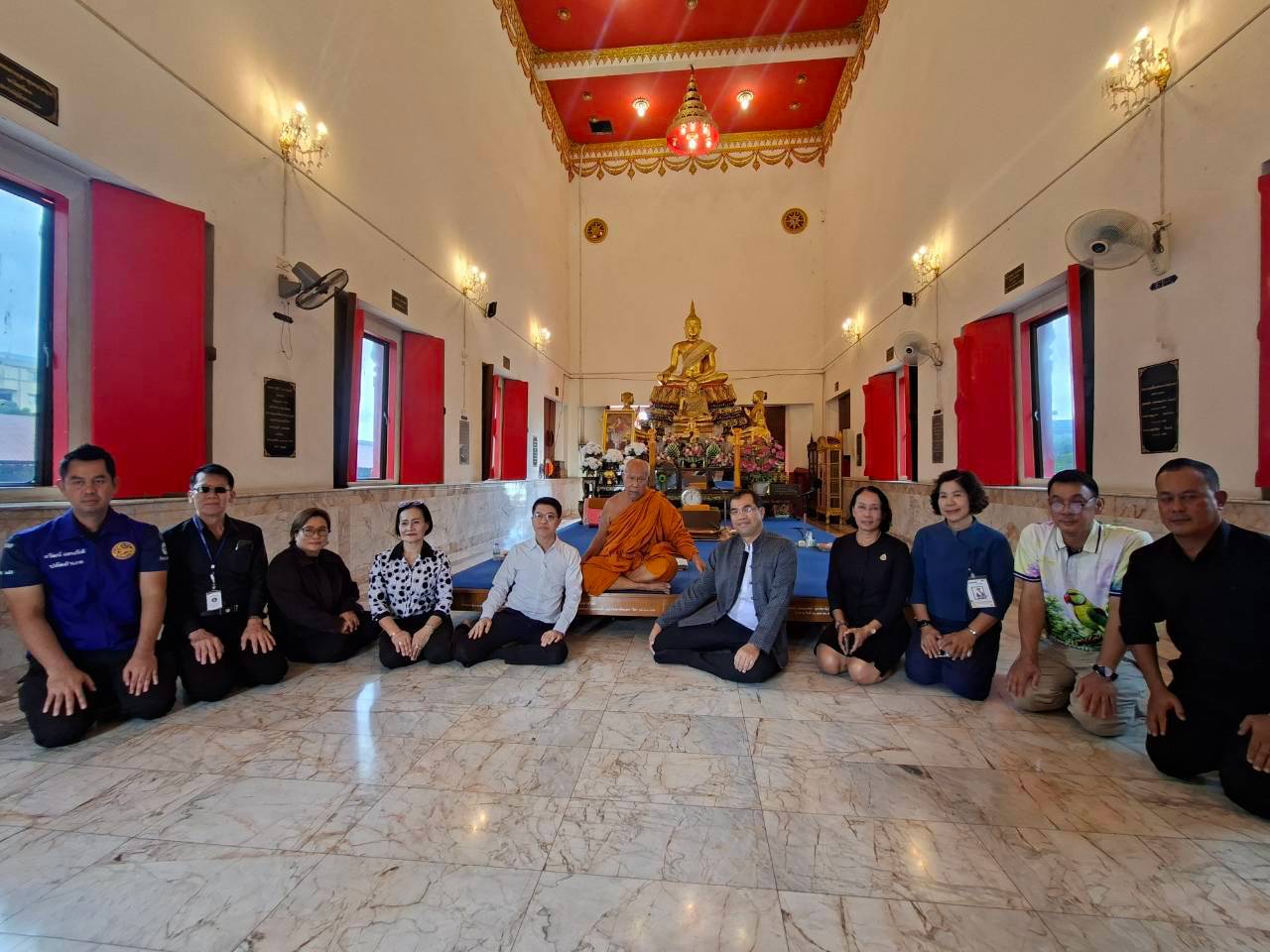 ผู้ว่าฯ นนทบุรี ลงพื้นที่เยี่ยมชมศูนย์ทอผ้ารวมใจรักษ์มหาสวัสดิ์และธนาคารขยะ ส่งเสริมภูมิปัญญาท้องถิ่น สร้างอาชีพ และความเข้มแข็งชุมชน